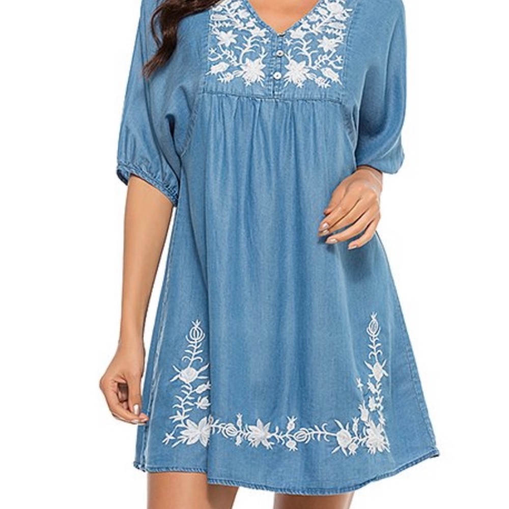 Light denim Blue Floral Embroidered V-Neck Shift Dress babydoll mini boho New S - Picture 1 of 4